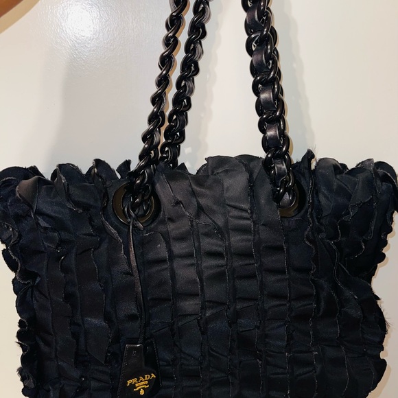 1000% AUTHENTIC PRADA handbag - Picture 2 of 8
